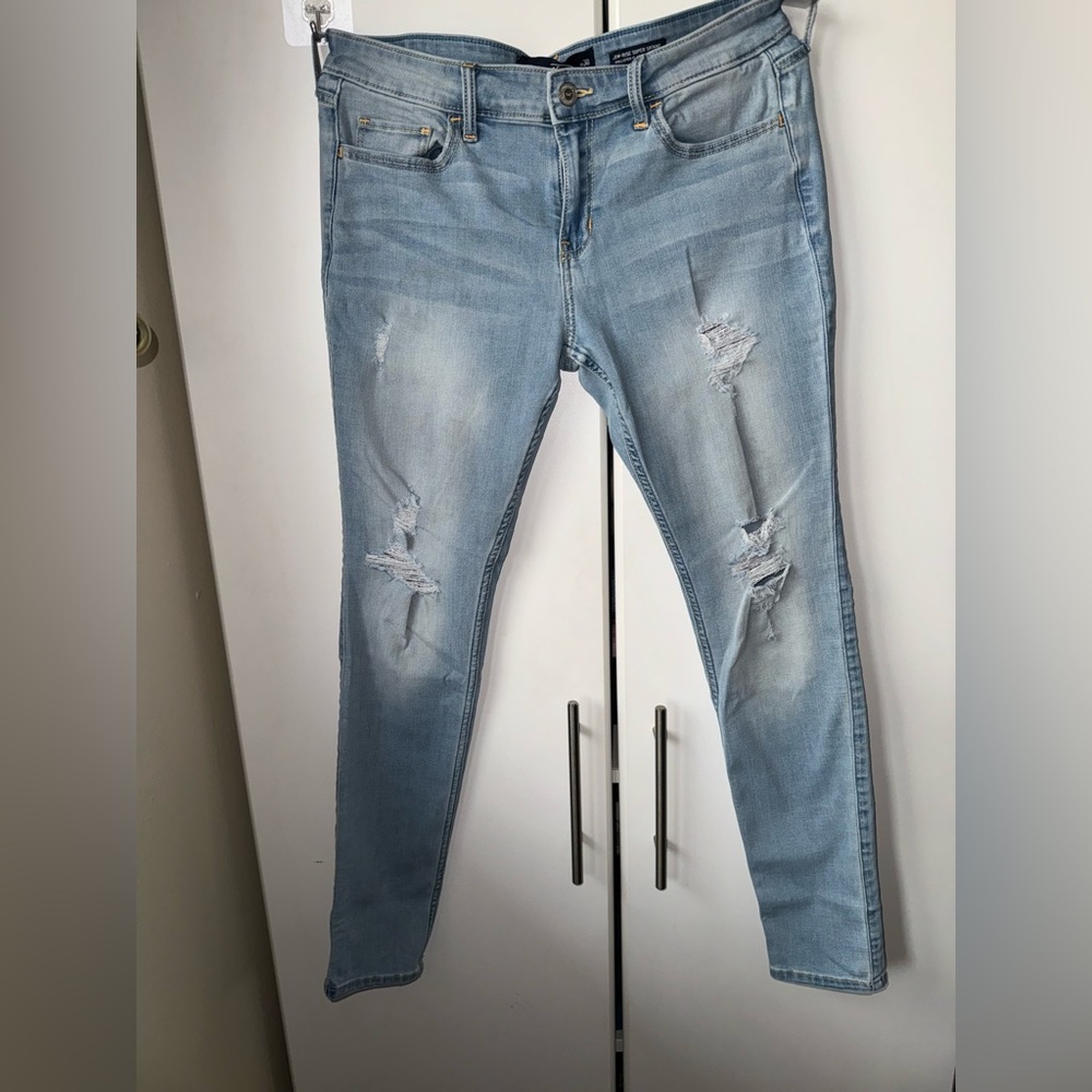 Hollister low-Rise Ripped Jeans